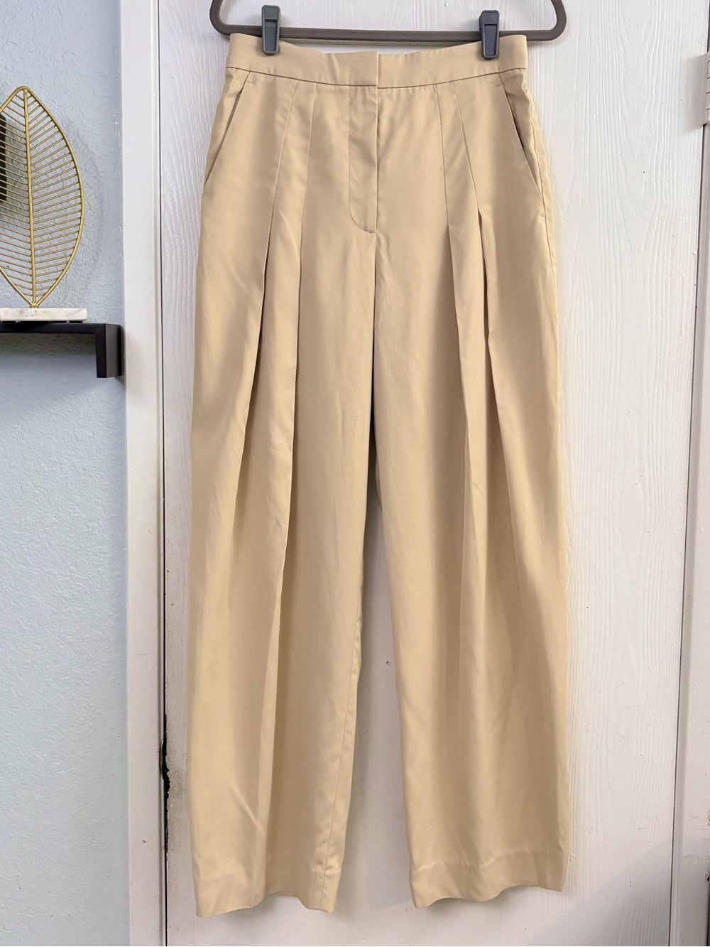 Banana Republic Wide Leg Pants in Beige